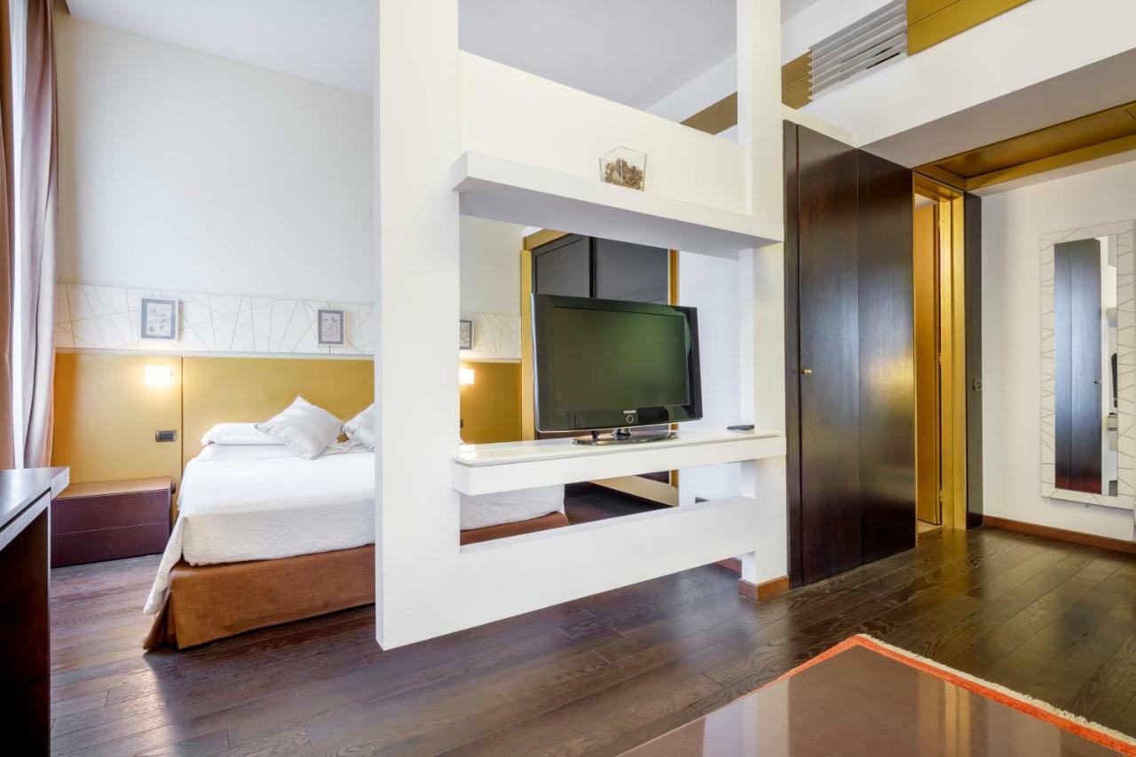 Ht Romeo Al Babuino Hotel ภายนอก รูปภาพ